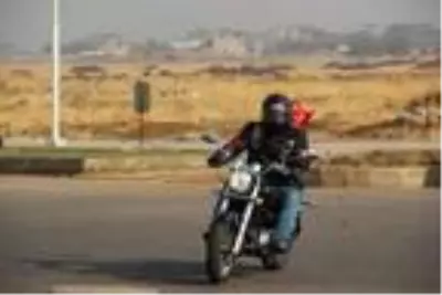 Diyarbakır'da Türk bayraklı motosikletlerle 29 kilometrelik konvoy yaptılar Diyarbakır'da Türk bayraklı motosikletlerle 29 kilometrelik konvoy yaptılar