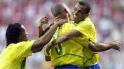 Efsane futbolcu Ronaldinho, Azerbaycan'a destek videosu yayınladı Efsane futbolcu Ronaldinho, Azerbaycan'a destek videosu yayınladı