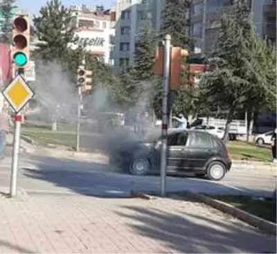 Elazığ'da araç yangını Elazığ'da araç yangını