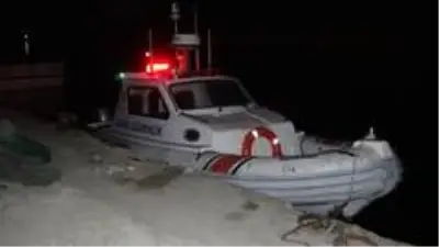 Erdemli'de amatör balıkçı kayığı battı: 2 kişi sağ kurtuldu Erdemli'de amatör balıkçı kayığı battı: 2 kişi sağ kurtuldu