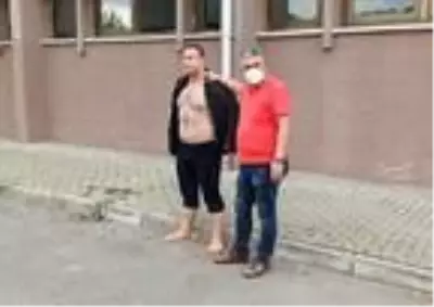 Çileden çıkan eski halterci, spor salonunu birbirine kattı Çileden çıkan eski halterci, spor salonunu birbirine kattı