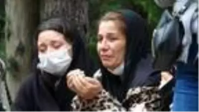 Eski nişanlısının öldürdüğü genç kız ve annesi toprağa verildi Eski nişanlısının öldürdüğü genç kız ve annesi toprağa verildi