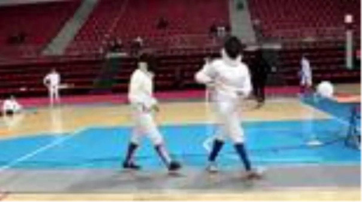 Eskrimde 10-12-14 Yaş Altı Epe Açık Turnuvası, devam ediyor