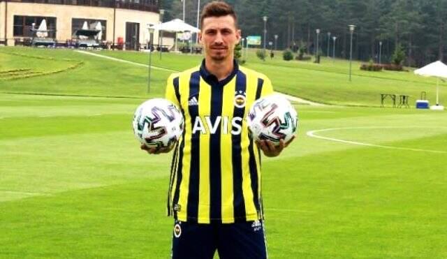 Fenerbahçeli Emre Belözoğlu: En zorlandığımız tranfer, Mert Hakan oldu Fenerbahçeli Emre Belözoğlu: En zorlandığımız tranfer, Mert Hakan oldu