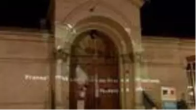 FRANSA BAŞKONSOLOSLUĞU'NDA IŞIKLI PROTESTO FRANSA BAŞKONSOLOSLUĞU'NDA IŞIKLI PROTESTO