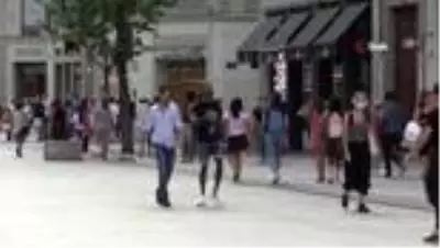 Fransa'da son 24 saatte 33 bin 437 korona virüs vakası Fransa'da son 24 saatte 33 bin 437 korona virüs vakası