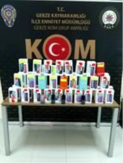 Gebze'de 51 kaçak telefon ele geçirildi Gebze'de 51 kaçak telefon ele geçirildi