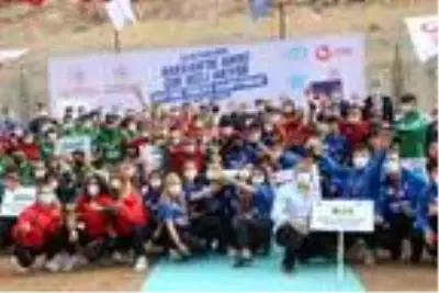 Hakkari'de düzenlenen Türkiye Rafting Şampiyonası sona erdi Hakkari'de düzenlenen Türkiye Rafting Şampiyonası sona erdi