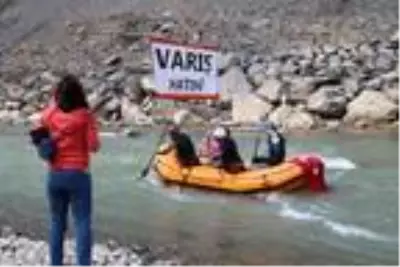 Hakkari'de düzenlenen Türkiye Rafting Şampiyonası sona erdi Hakkari'de düzenlenen Türkiye Rafting Şampiyonası sona erdi