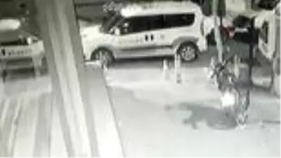 Hırsızlık zanlıları önce kameraya sonra polise yakalandı Hırsızlık zanlıları önce kameraya sonra polise yakalandı
