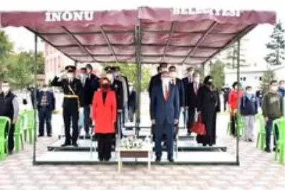 İnönü'de 29 Ekim Cumhuriyet Bayramı törenle kutlandı İnönü'de 29 Ekim Cumhuriyet Bayramı törenle kutlandı