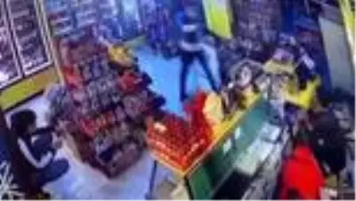 İş yerine silah ve bıçakla baskın yapan 6 kişi yakalandı İş yerine silah ve bıçakla baskın yapan 6 kişi yakalandı