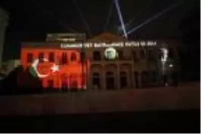 İzmir'deki kutlamalarda Atatürk'ün sesi dinleyenleri duygulandırdı İzmir'deki kutlamalarda Atatürk'ün sesi dinleyenleri duygulandırdı