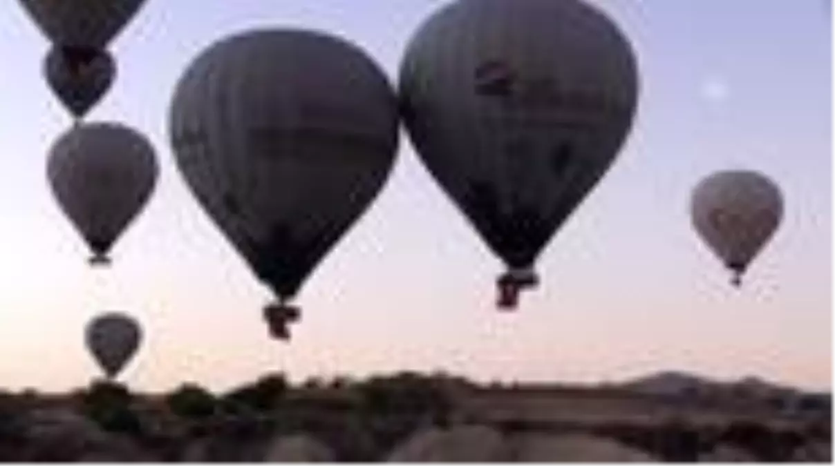 Kapadokya'da balonlar, Cumhuriyet Bayramı için havalandı