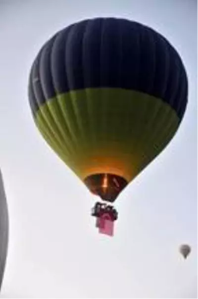 Kapadokya'da balonlar, Türk bayrakları ile havalandı Kapadokya'da balonlar, Türk bayrakları ile havalandı