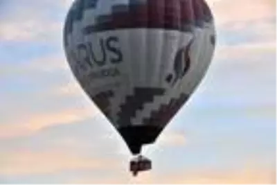 Kapadokya'da balonlar, Türk bayrakları ile havalandı Kapadokya'da balonlar, Türk bayrakları ile havalandı