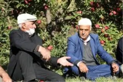 Kapalı Çarşı esnafıyken İran sınırındaki bahçesiyle örnek oldu Kapalı Çarşı esnafıyken İran sınırındaki bahçesiyle örnek oldu