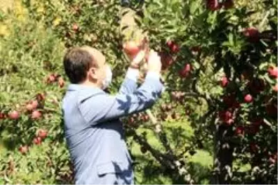 Kapalı Çarşı esnafıyken İran sınırındaki bahçesiyle örnek oldu Kapalı Çarşı esnafıyken İran sınırındaki bahçesiyle örnek oldu
