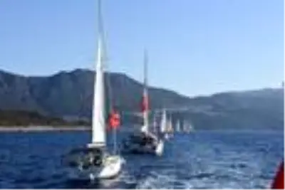 Kaş'ta 60 tekneyle, Meis Adası önünde Cumhuriyet coşkusu Kaş'ta 60 tekneyle, Meis Adası önünde Cumhuriyet coşkusu