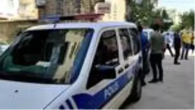 Son dakika haberi! Kavgayı ayırmak isteyen şahıs silahla vuruldu Son dakika haberi! Kavgayı ayırmak isteyen şahıs silahla vuruldu