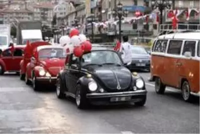 Keçiören'de klasik otomobillerden '29 Ekim Cumhuriyet Bayramı' konvoyu Keçiören'de klasik otomobillerden '29 Ekim Cumhuriyet Bayramı' konvoyu