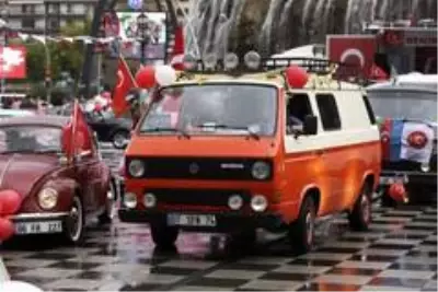 Keçiören'de klasik otomobillerden '29 Ekim Cumhuriyet Bayramı' konvoyu Keçiören'de klasik otomobillerden '29 Ekim Cumhuriyet Bayramı' konvoyu