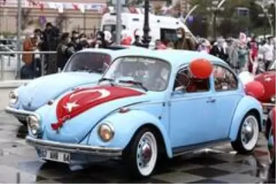 Keçiören'de klasik otomobillerden '29 Ekim Cumhuriyet Bayramı' konvoyu Keçiören'de klasik otomobillerden '29 Ekim Cumhuriyet Bayramı' konvoyu