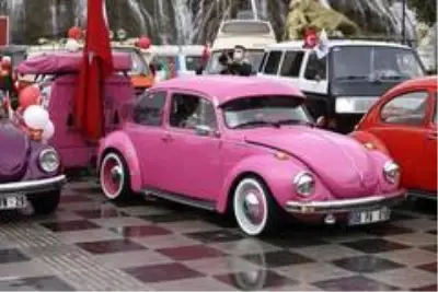 Keçiören'de klasik otomobillerden '29 Ekim Cumhuriyet Bayramı' konvoyu Keçiören'de klasik otomobillerden '29 Ekim Cumhuriyet Bayramı' konvoyu