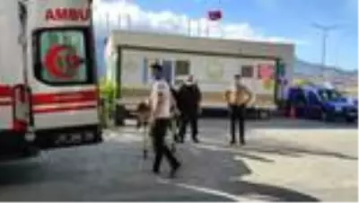 Kız istemeye gidenleri taşıyan minibüs devrildi: 13 yaralı Kız istemeye gidenleri taşıyan minibüs devrildi: 13 yaralı