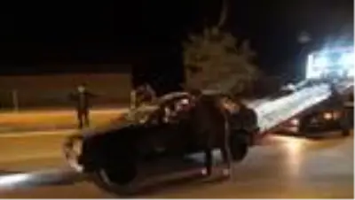 Konya'da otomobil ile tır çarpıştı: 2 yaralı Konya'da otomobil ile tır çarpıştı: 2 yaralı