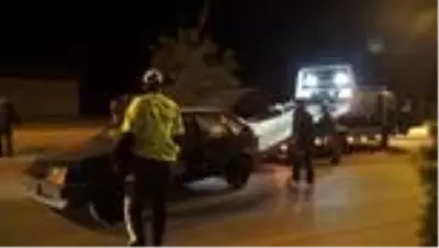 Konya'da otomobil ile tır çarpıştı: 2 yaralı Konya'da otomobil ile tır çarpıştı: 2 yaralı