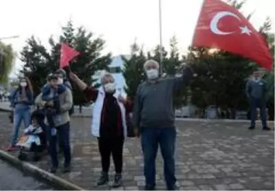 Kuşadası'nda konvoylu kutlama Kuşadası'nda konvoylu kutlama