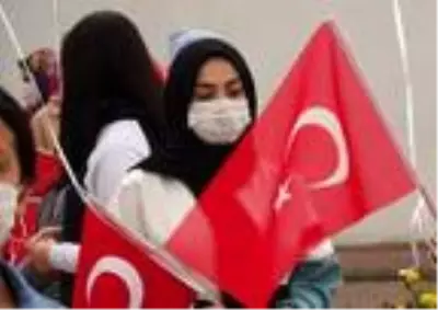 KYK'da kalan 97 öğrenci semaya 97 Türk bayrağı temalı balon bıraktı KYK'da kalan 97 öğrenci semaya 97 Türk bayrağı temalı balon bıraktı
