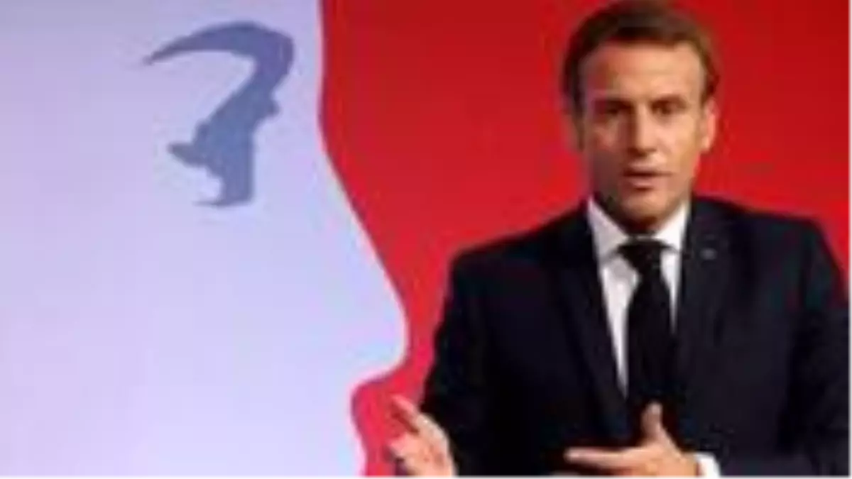 Macron'un İslam'ı hedef alan sözlerine bir tepki de Yunanistan'dan geldi: Saldırgan ve hakaret edici