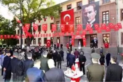 Malatya'da korona gölgesinde Cumhuriyeti kutlamaları Malatya'da korona gölgesinde Cumhuriyeti kutlamaları