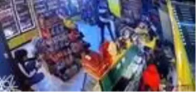 Marketi basıp 4 kişiyi yaraladılar Marketi basıp 4 kişiyi yaraladılar