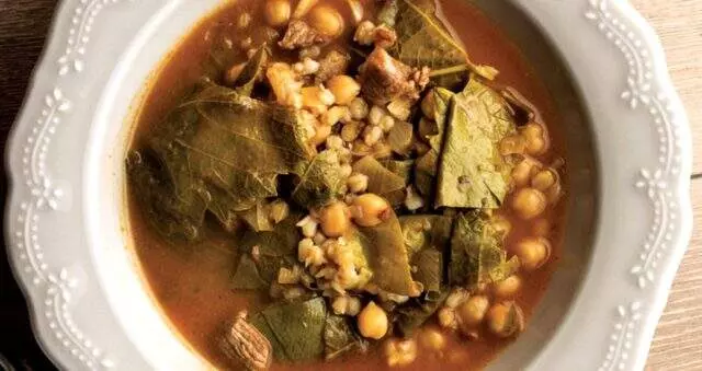 Masterchef Yarma Buğdaylı Isırgan Pazı Çorbası nasıl yapılır? Masterchef Yarma Buğdaylı Isırgan Pazı Çorbası yemek tarifi?