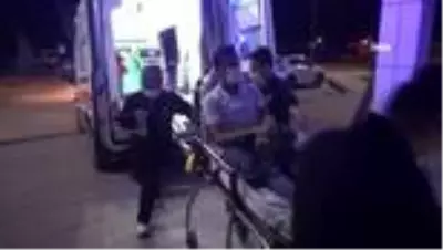 Mazot tankeri yüklü tır şarampole devrildi: 1 yaralı Mazot tankeri yüklü tır şarampole devrildi: 1 yaralı