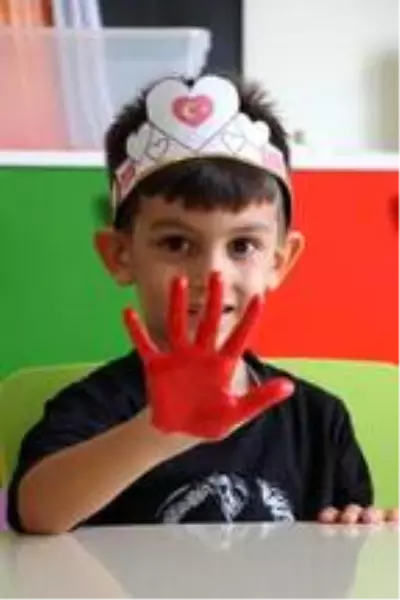 Son dakika: Miniklerin Cumhuriyet Bayramı için yaptıkları görseller beğeni topladı Son dakika: Miniklerin Cumhuriyet Bayramı için yaptıkları görseller beğeni topladı