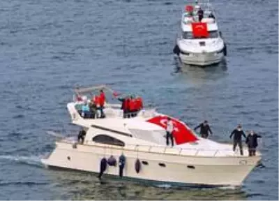 Mudanya'da teknelerle Cumhuriyet Korteji Mudanya'da teknelerle Cumhuriyet Korteji