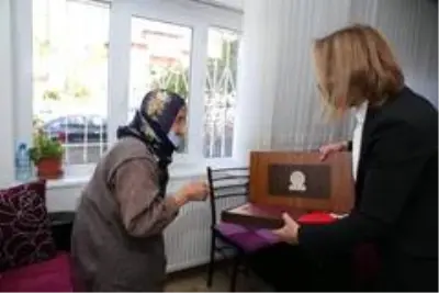 Nevşehir Valisi Becel, 1923 doğumlu çınarları ziyaret etti Nevşehir Valisi Becel, 1923 doğumlu çınarları ziyaret etti