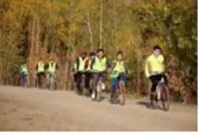 Oltu'da dernek üyeleri, Cumhuriyet için pedal çevirdi