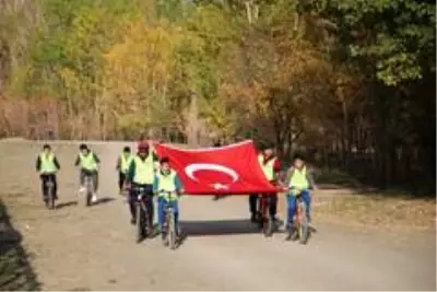 Oltulu Yeşilaycılar Cumhuriyet için pedallarını çevirdiler