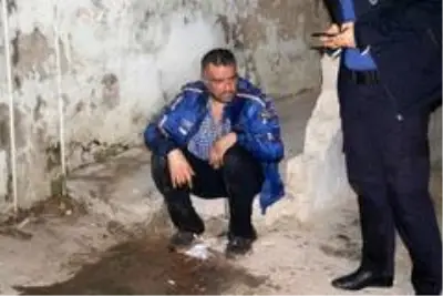 Önceden annesiyle yaşadığı evi benzin dökerek yaktı