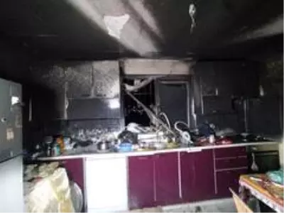 Önceden annesiyle yaşadığı evi benzin dökerek yaktı