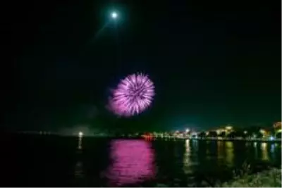 29 Ekim Cumhuriyet Bayramı kutlamaları - Havai fişek ve lazer gösterisi 29 Ekim Cumhuriyet Bayramı kutlamaları - Havai fişek ve lazer gösterisi