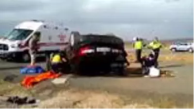 Otomobil devrildi: 1 ölü, 3 yaralı Otomobil devrildi: 1 ölü, 3 yaralı