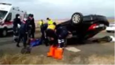 Otomobil devrildi: 1 ölü, 3 yaralı Otomobil devrildi: 1 ölü, 3 yaralı