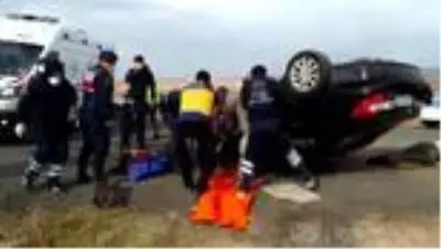 Otomobil devrildi: 1 ölü, 3 yaralı Otomobil devrildi: 1 ölü, 3 yaralı