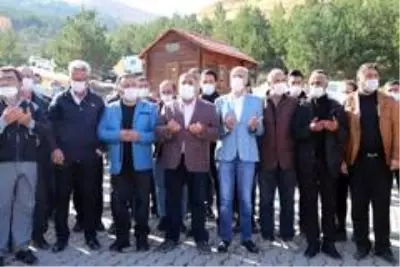 Palandöken Belediyesi, hayatını kaybeden sağlık çalışanları adına ağaç dikti Palandöken Belediyesi, hayatını kaybeden sağlık çalışanları adına ağaç dikti